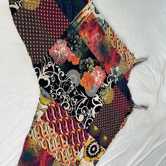 RISE & BLOOM Hanker-chief Tank Top - Picture 10 of 10